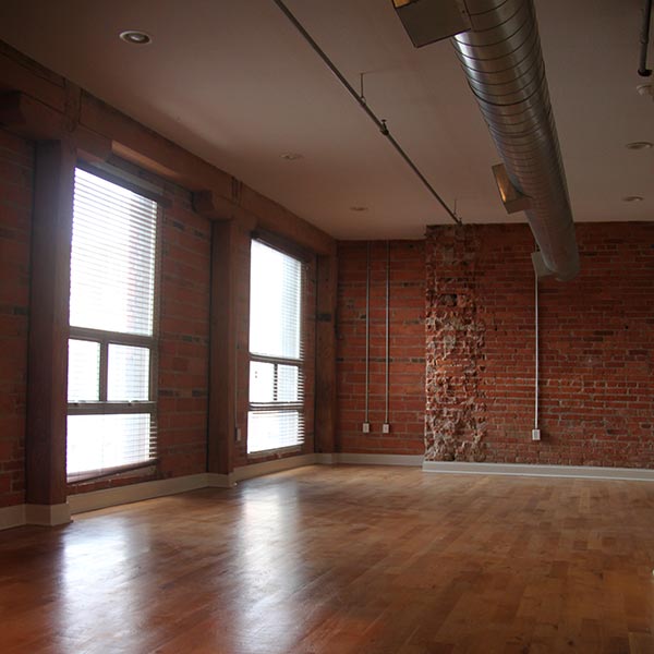 Downtown Kansas City Lofts, Crossroads Arts District PetFriendly